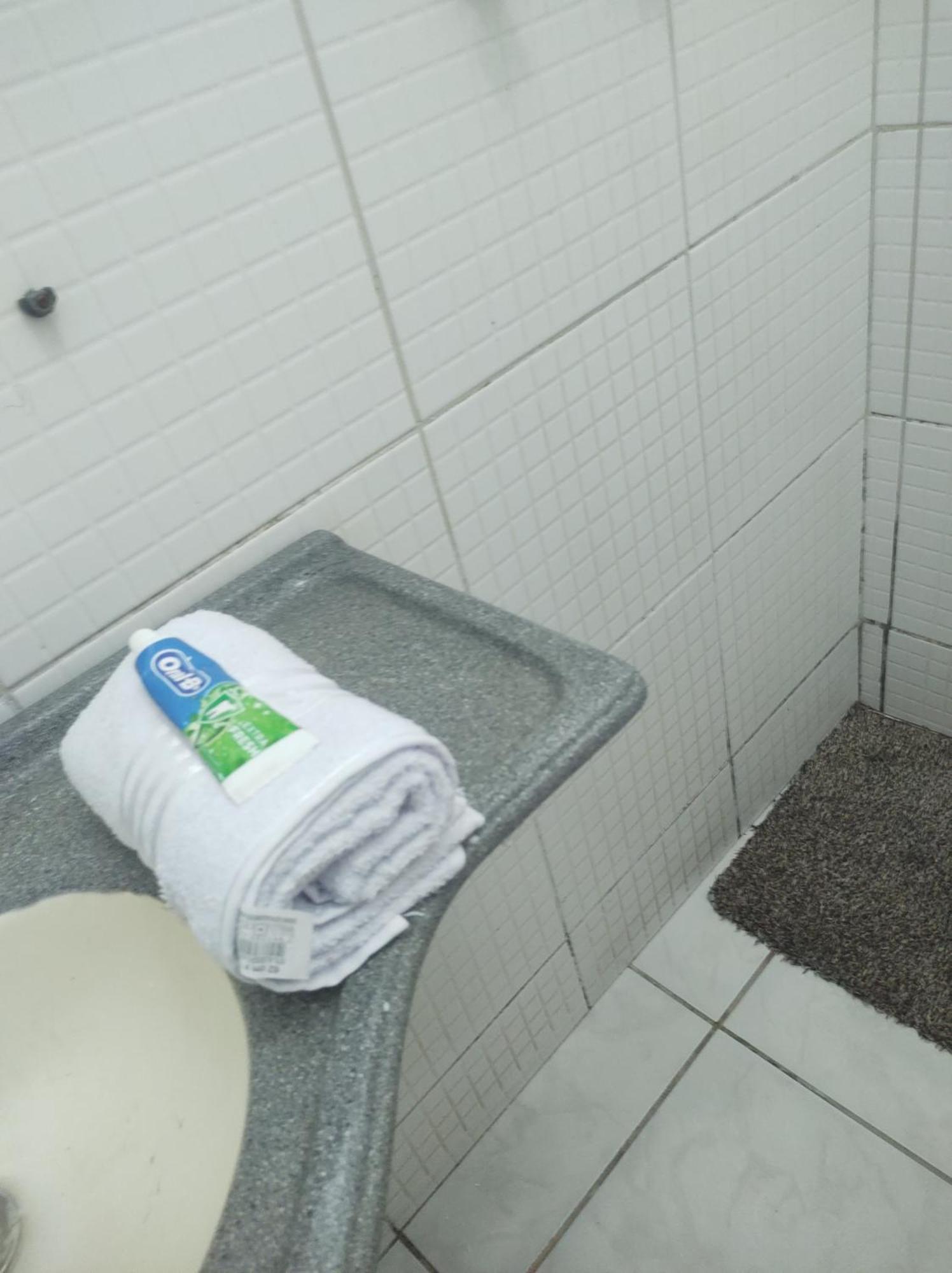 Em Casa De Familia- Riacho Habitación en casa particular